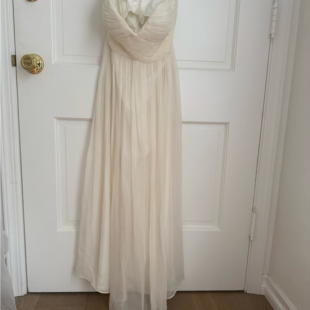 Elegant Cream Strapless Gown